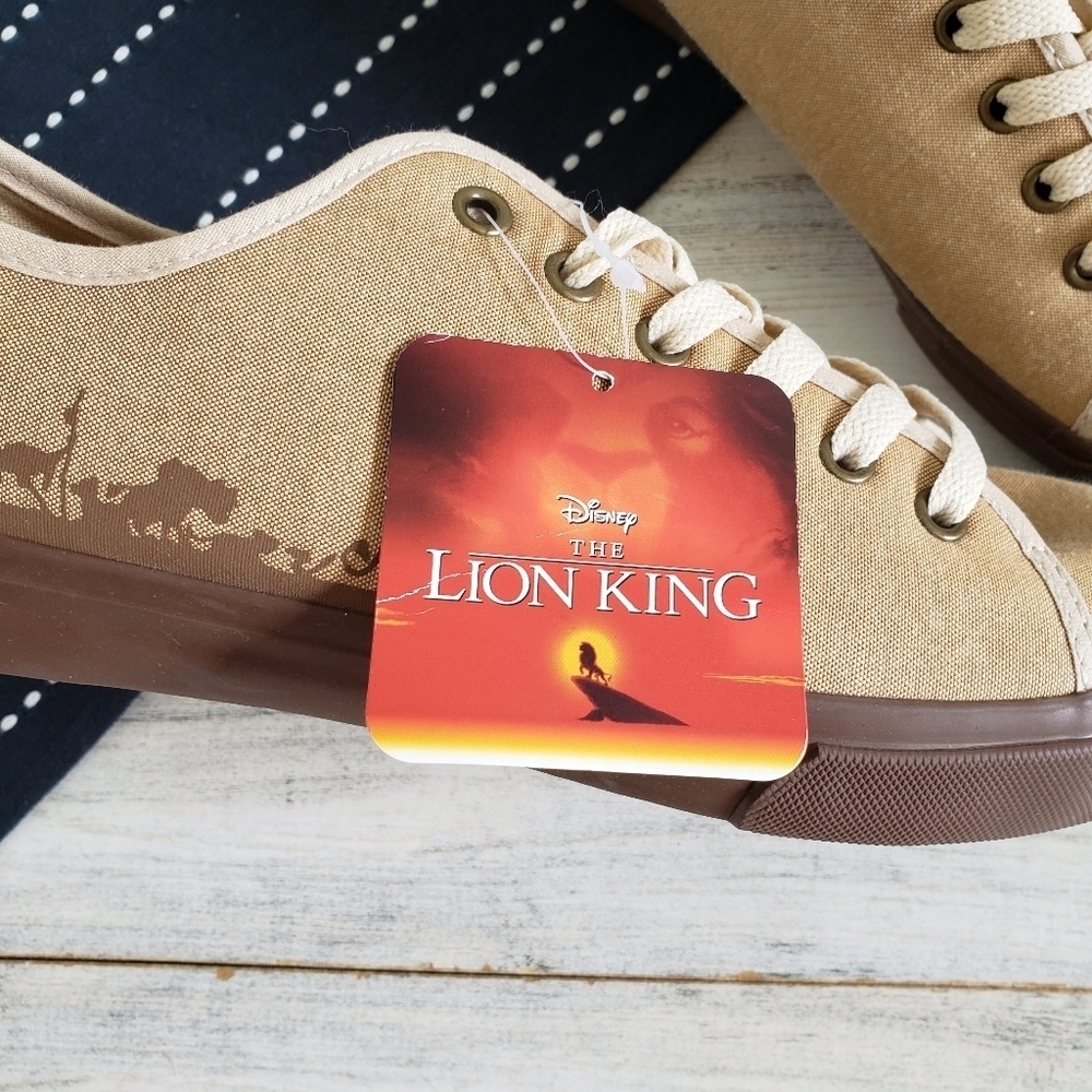Disney| Groundup Lion King Lace Up Sneakers NWT Unisex 8/9.5 - Picture 2 of 8